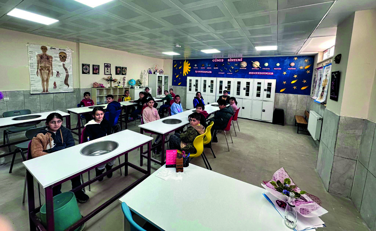 Laboratorio de ciencias en el colegio de la ciudad de Malatya. 
