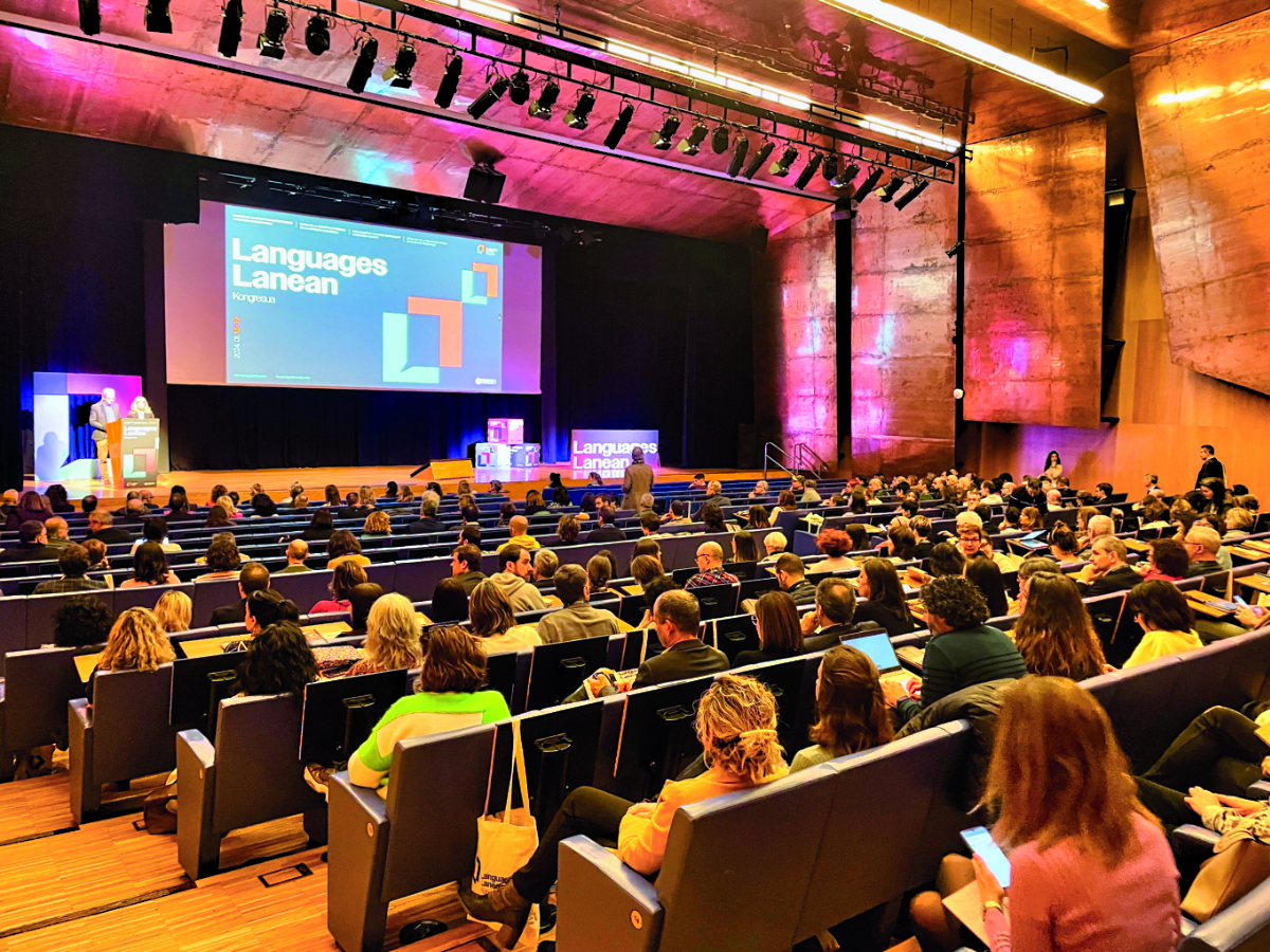 Asistentes al congreso Languages lanean en Bilbao.